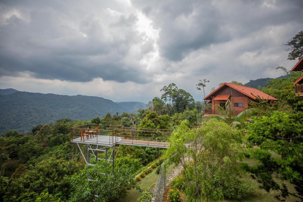 Red House The Garden Stay In Bukit Tinggi By Play Bentong Exterior foto